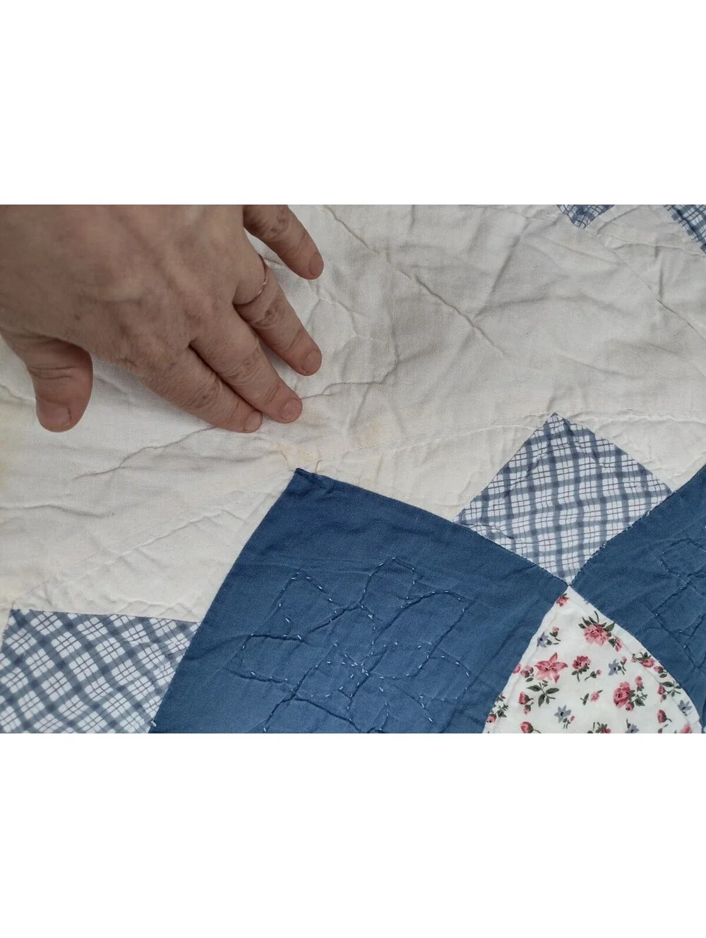Vintage 80x80 Hand Quilted Floral Medallion Quilt Blue Cottagecore Full